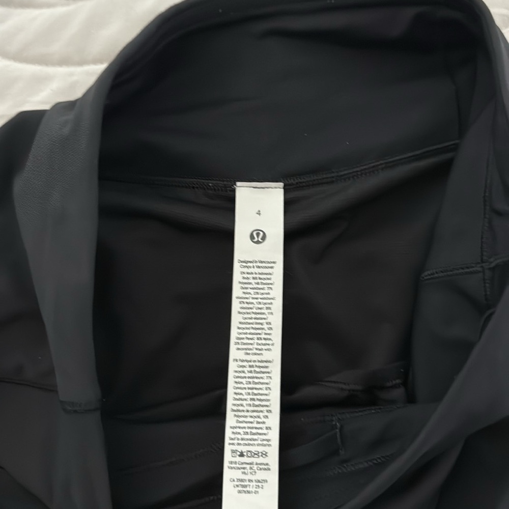 Lululemon speed up high rise line shorts 4” size 4 - Picture 3 of 3
